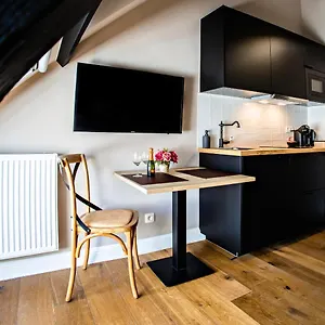 luxury-suites-ambassador.hotelsghent.com/