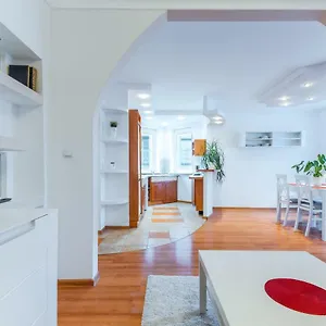 apartament-na-starowce-kolobrzeg.kolobrzeghotels.com/